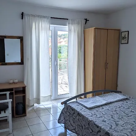 Central Studio & Dormitory Διαμέρισμα Supetar