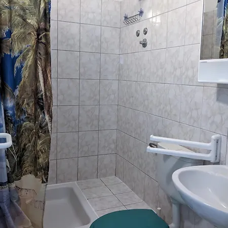 Apartment Central Studio & Dormitory Supetar