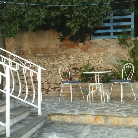 Apartment Central Studio & Dormitory Supetar
