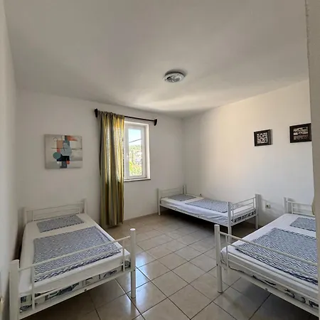 Central Studio & Dormitory 아파트