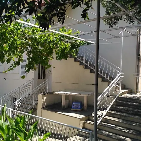 Central Studio & Dormitory * 수페타르
