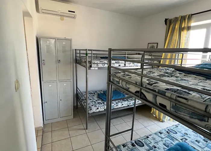 Apartment Central Studio & Dormitory Supetar